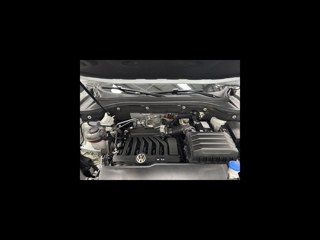 2021 Volkswagen Atlas Cross Sport 3.6L V6 SE w/Technology R-Line