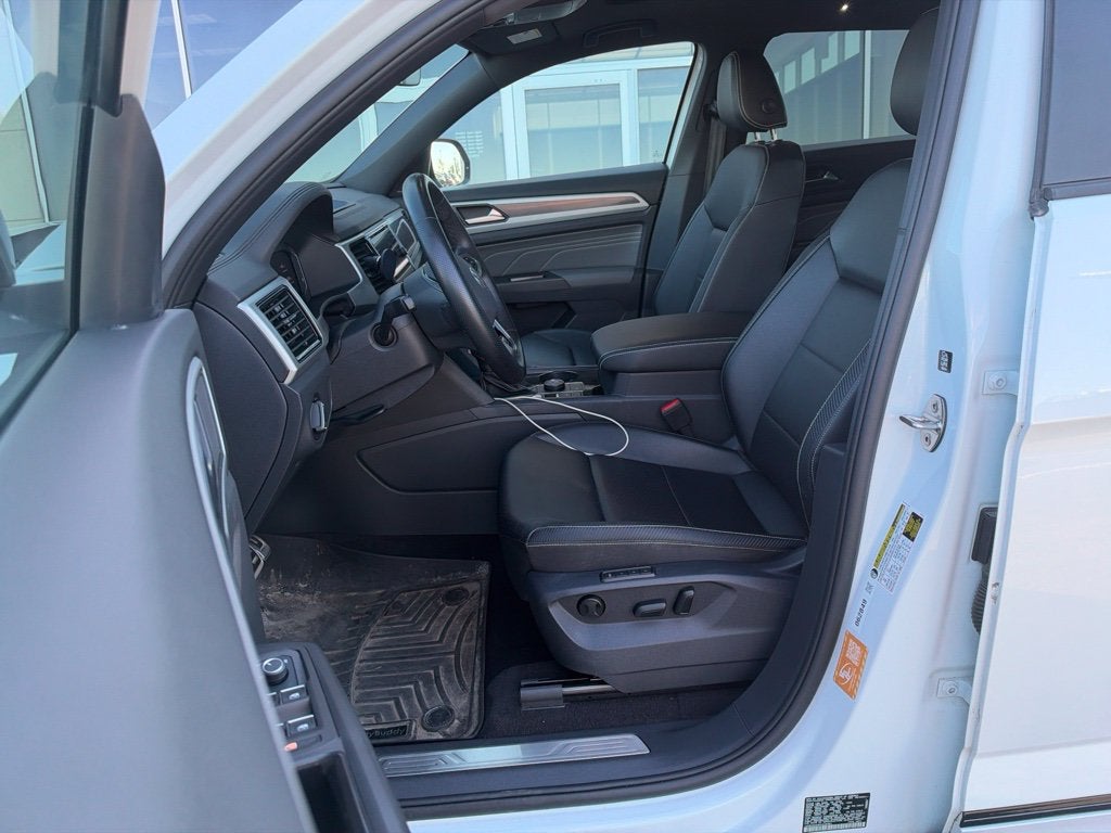 2023 Volkswagen Atlas Cross Sport 2.0T SEL R-Line