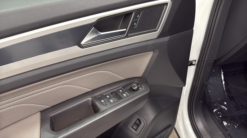 2023 Volkswagen Atlas Cross Sport 3.6L V6 SEL R-Line