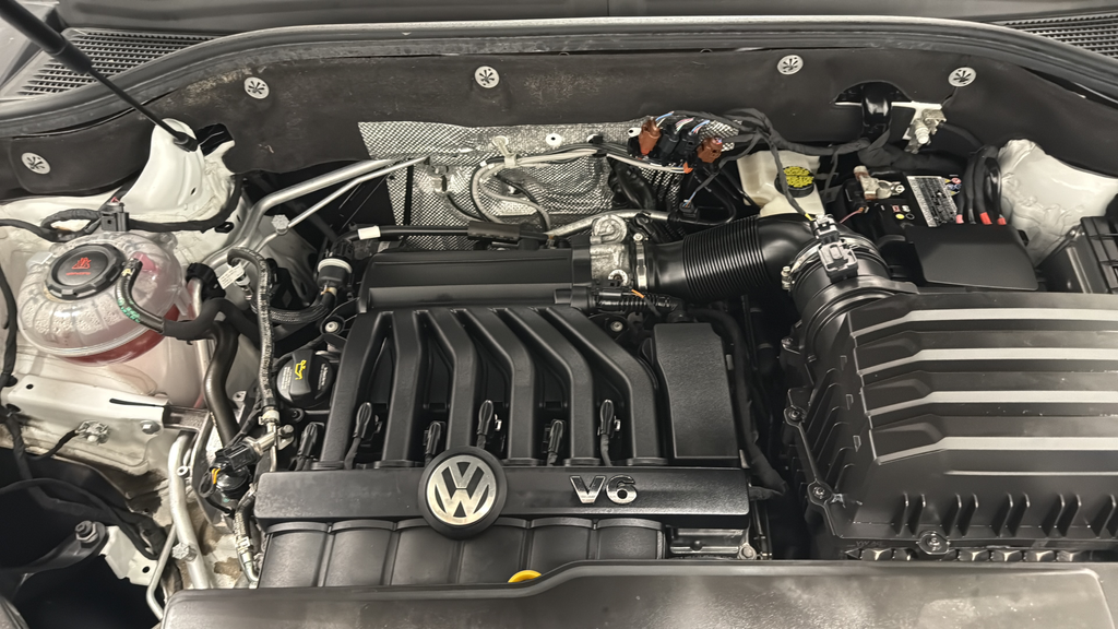 2023 Volkswagen Atlas Cross Sport 3.6L V6 SEL R-Line