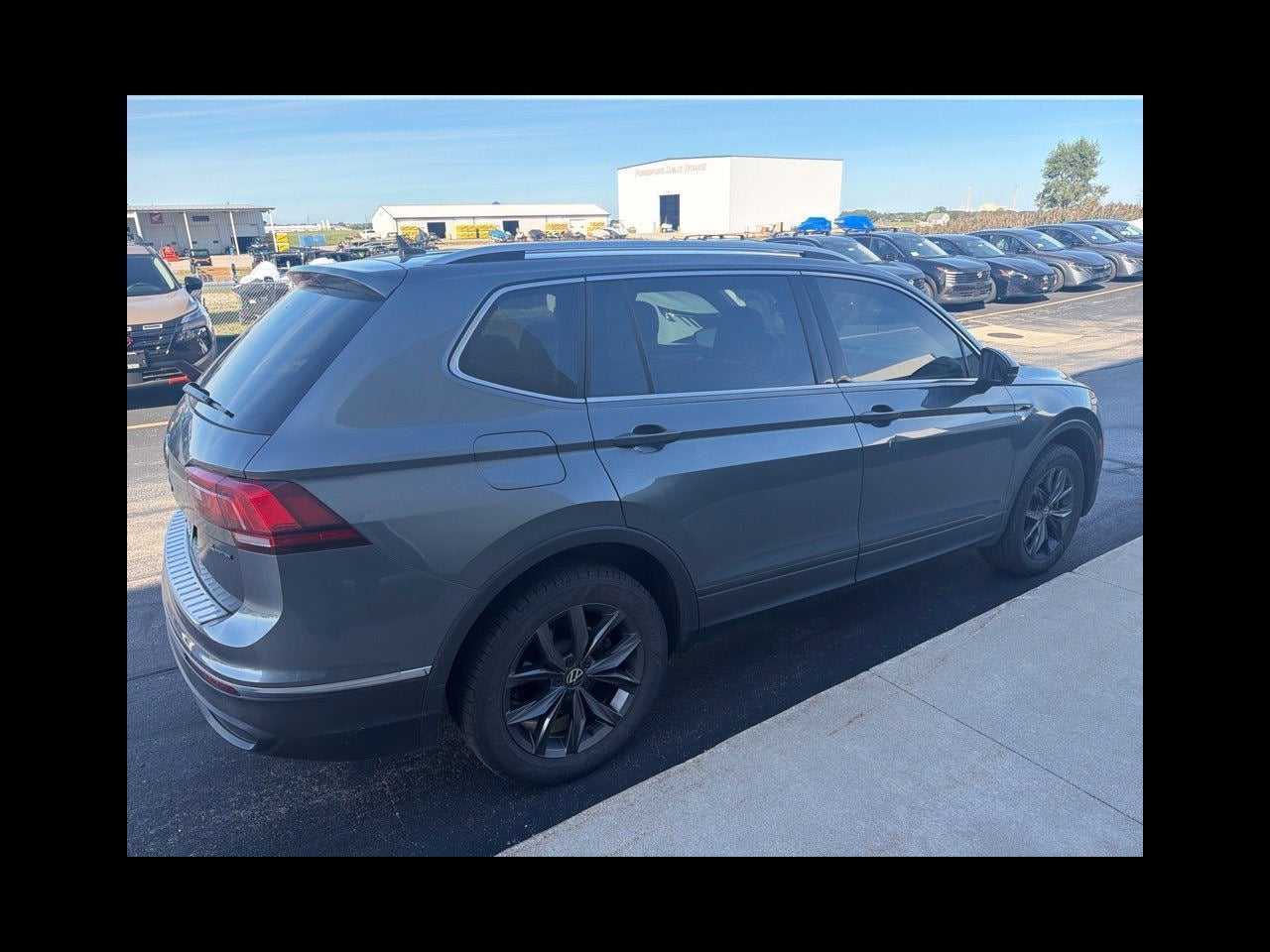 2023 Volkswagen Tiguan 2.0T SE