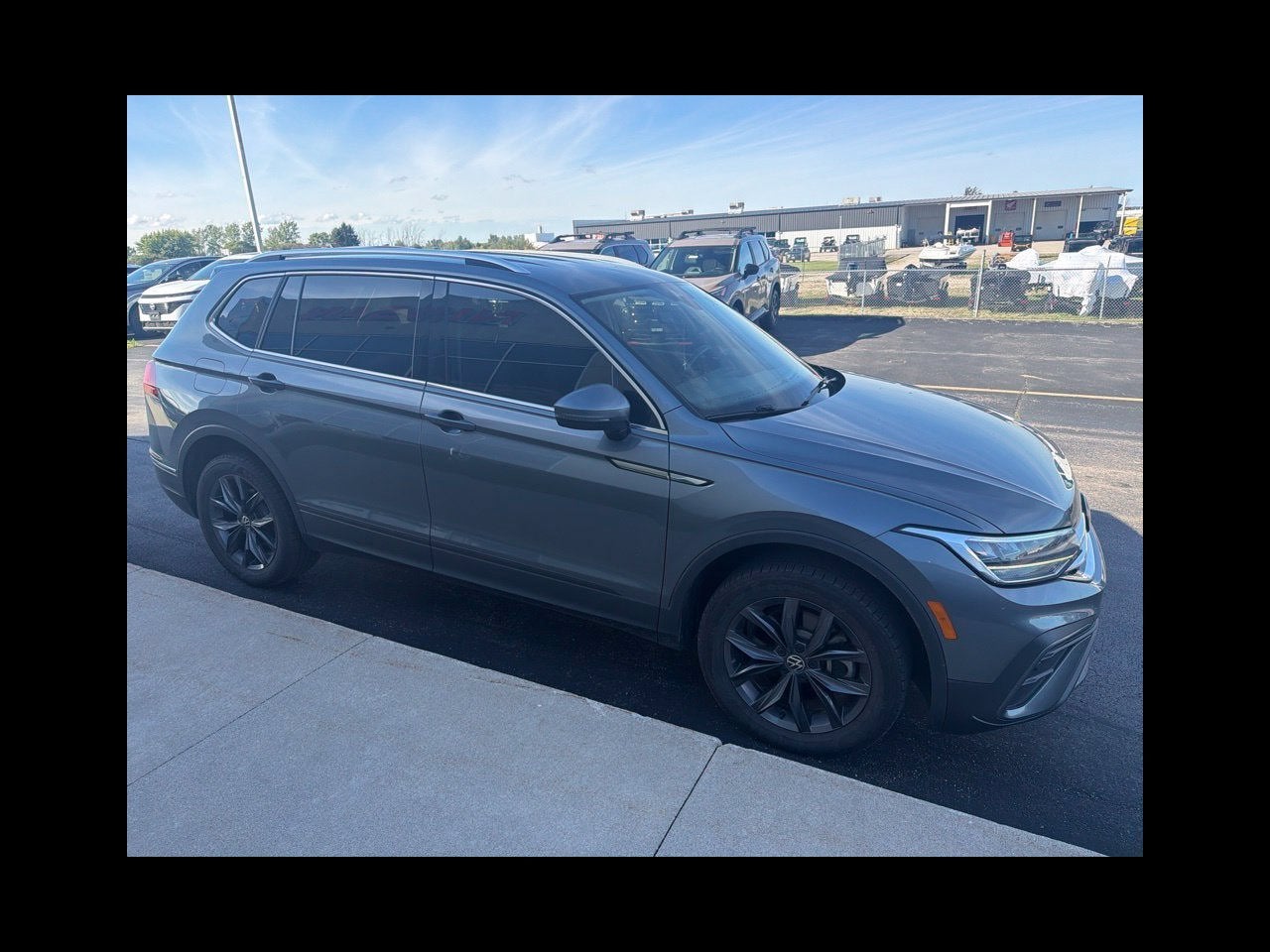 2023 Volkswagen Tiguan 2.0T SE