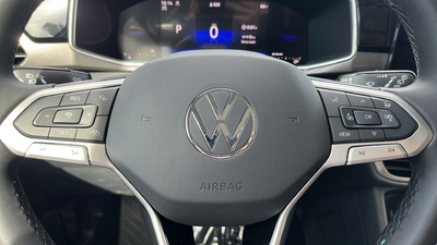 2026 Volkswagen Taos 1.5T SE Black