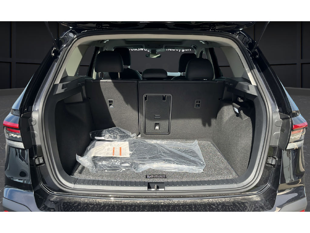 2026 Volkswagen Taos 1.5T SE Black