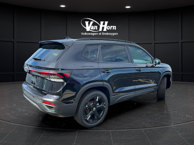 2026 Volkswagen Taos 1.5T SE Black