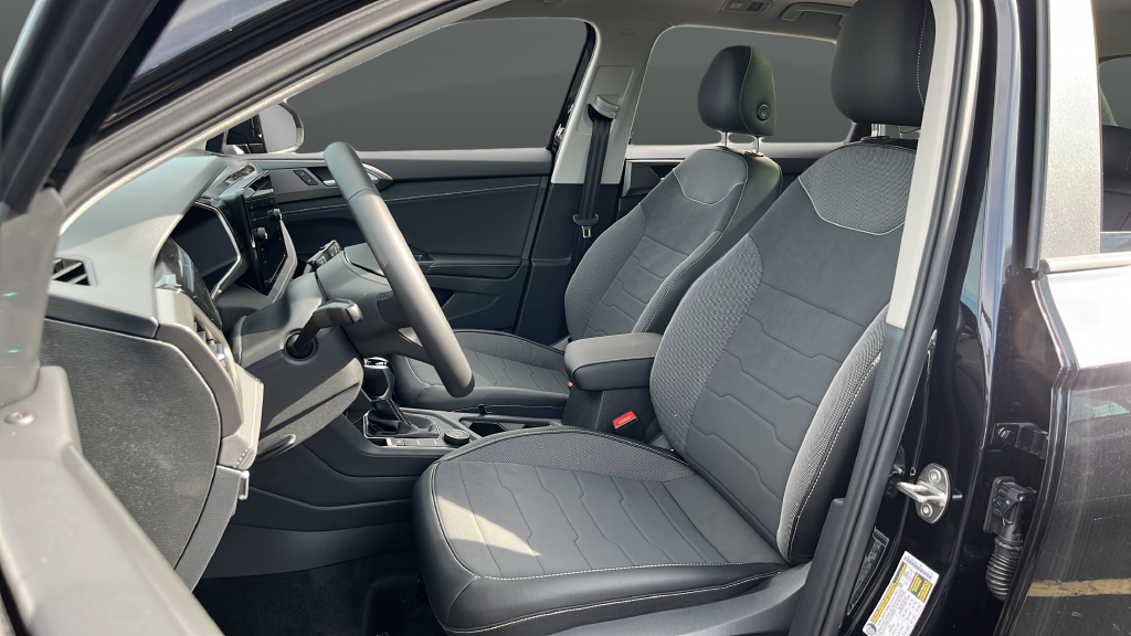 2026 Volkswagen Taos 1.5T SE Black