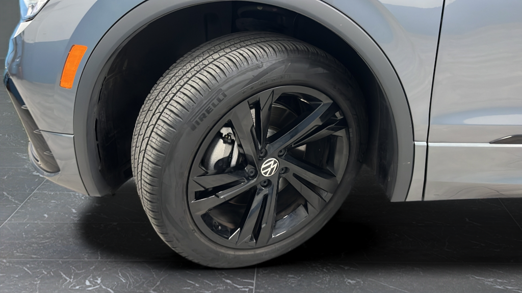 2024 Volkswagen Tiguan 2.0T SE R-Line Black