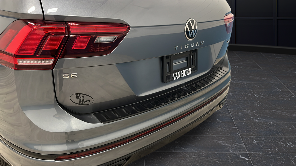 2024 Volkswagen Tiguan 2.0T SE R-Line Black