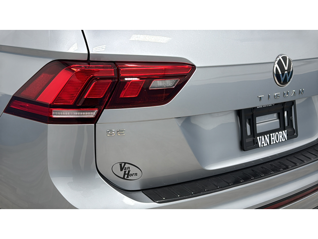 2022 Volkswagen Tiguan 2.0T SE R-Line Black