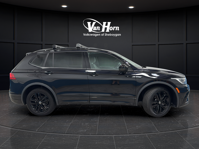2022 Volkswagen Tiguan 2.0T SE R-Line Black