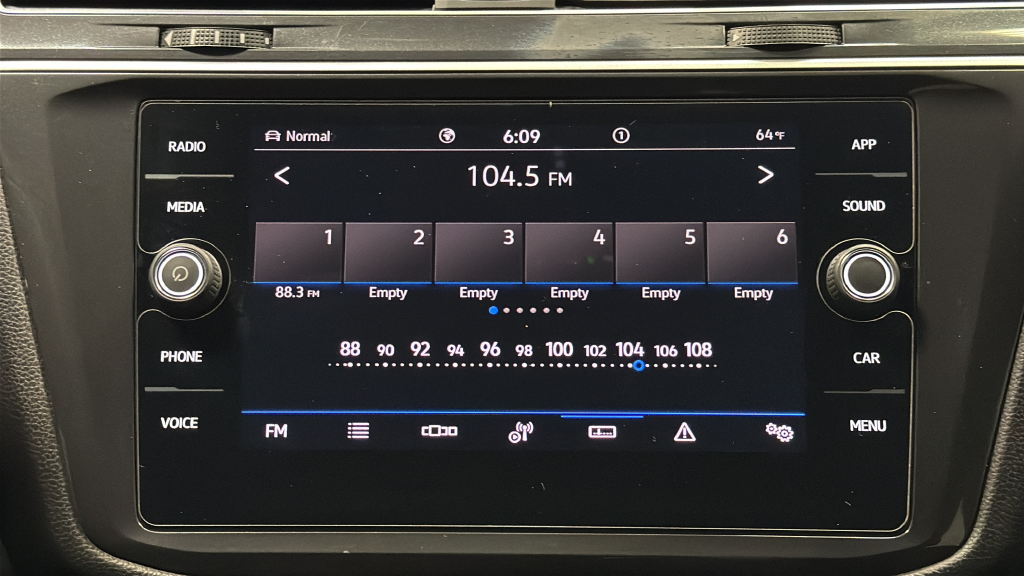 2024 Volkswagen Tiguan 2.0T SE R-Line Black