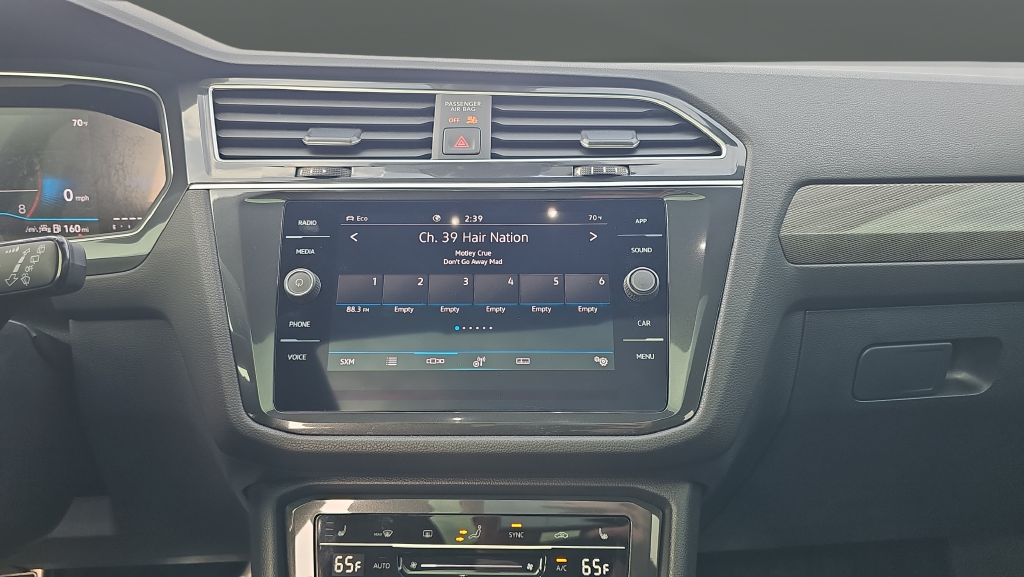 2024 Volkswagen Tiguan 2.0T SE R-Line Black