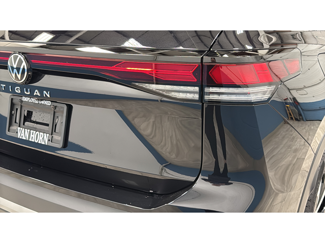 2025 Volkswagen Tiguan 2.0T SE