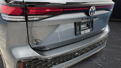 2025 Volkswagen Tiguan 2.0T SE R-Line Black