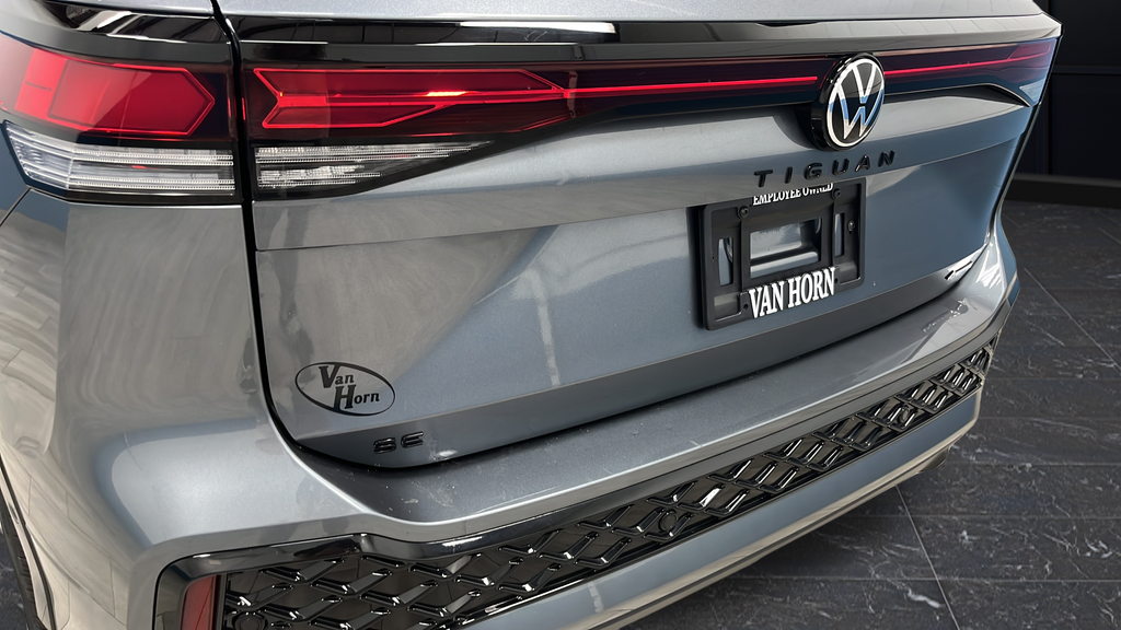 2025 Volkswagen Tiguan 2.0T SE R-Line Black