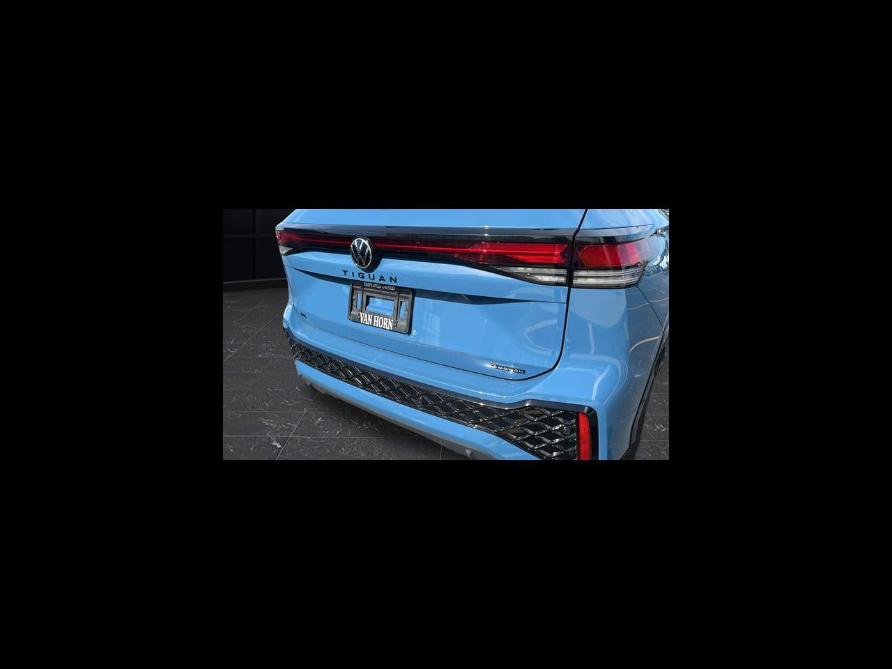 2026 Volkswagen Tiguan SE R-Line Black