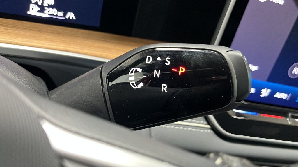 2025 Volkswagen Tiguan 2.0T SEL R-Line