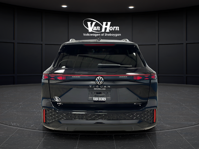 2025 Volkswagen Tiguan 2.0T SEL R-Line