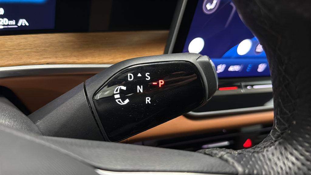 2025 Volkswagen Tiguan 2.0T SEL R-Line