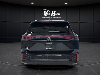 2025 Volkswagen Tiguan 2.0T SEL R-Line