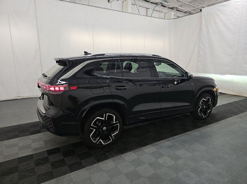 2025 Volkswagen Tiguan 2.0T SEL R-Line