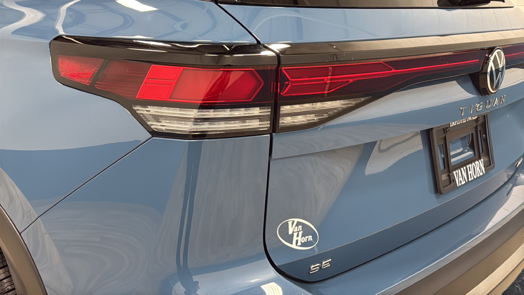 2025 Volkswagen Tiguan 2.0T SE