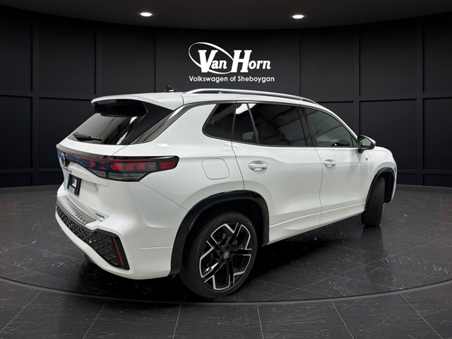 2026 Volkswagen Tiguan 2.0T SEL R-Line Turbo