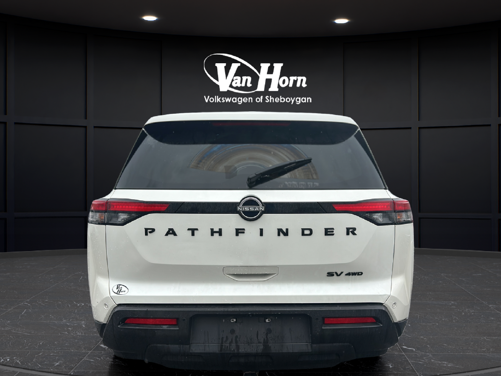 2022 Nissan Pathfinder SV