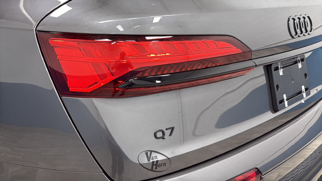 2025 Audi Q7 45 Premium quattro