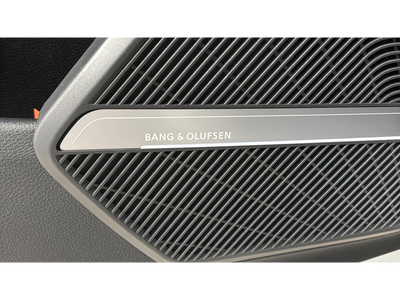 2023 Audi Q5 45 S line Prestige quattro