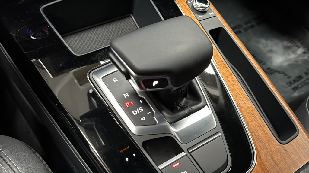 2023 Audi Q5 45 S line Premium quattro