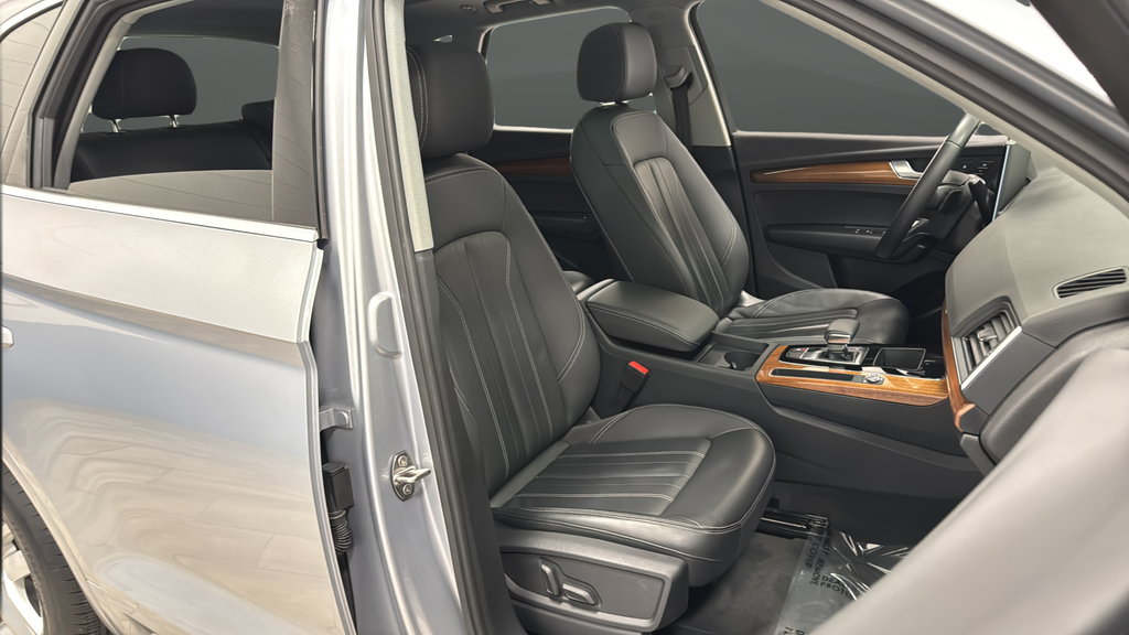 2023 Audi Q5 45 S line Premium quattro