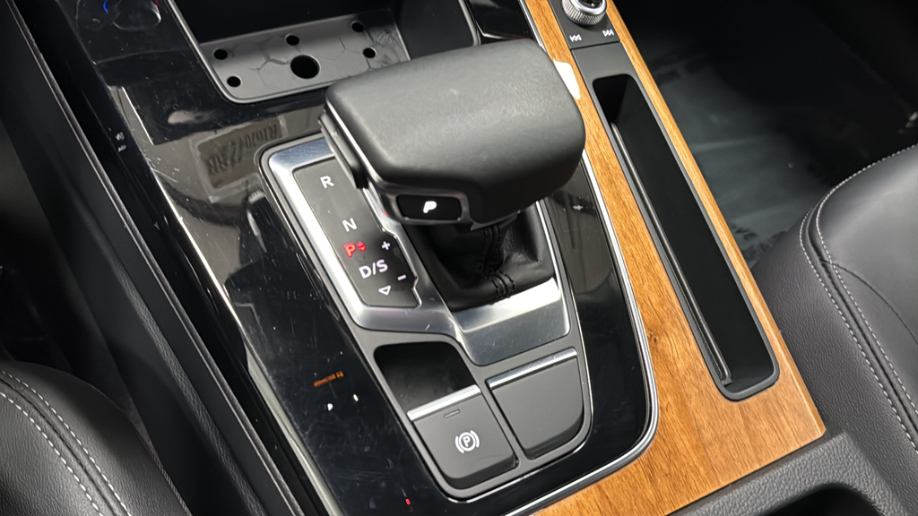 2023 Audi Q5 45 S line Premium quattro