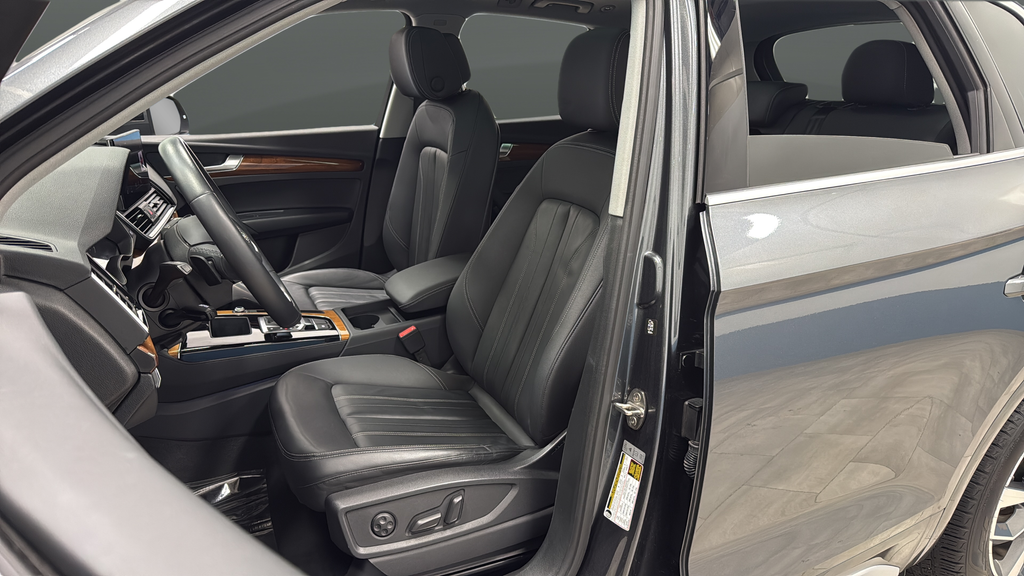 2023 Audi Q5 45 S line Premium quattro