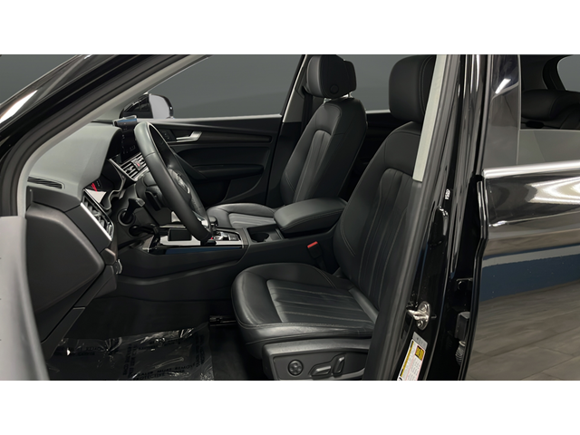 2023 Audi Q5 45 S line Premium quattro