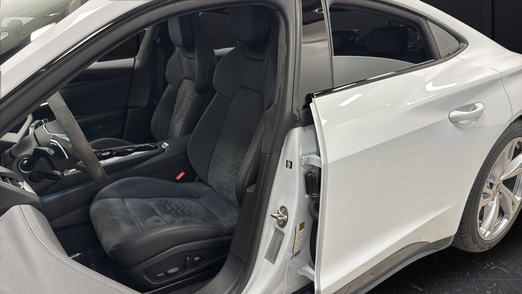 2024 Audi e-tron GT Prestige quattro