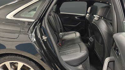 2023 Audi A4 45 S line Premium Plus quattro