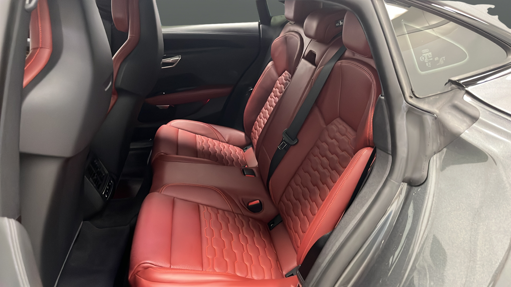 2024 Audi e-tron GT Premium Plus quattro