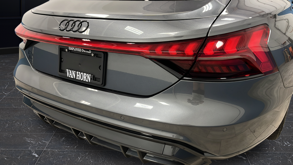 2024 Audi e-tron GT Premium Plus quattro