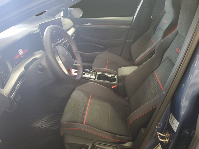 2025 Volkswagen Golf GTI 2.0T SE